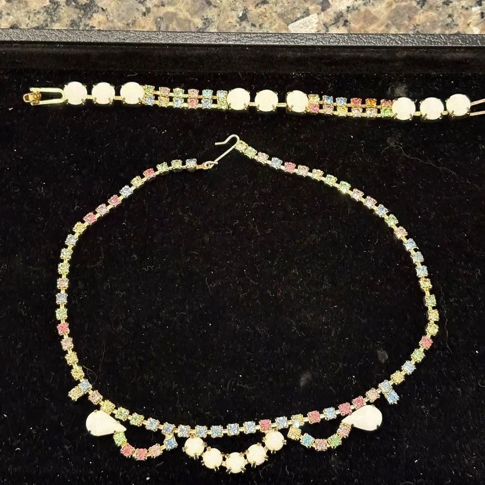 Vintage Multicolor Necklace and Bracelet Set